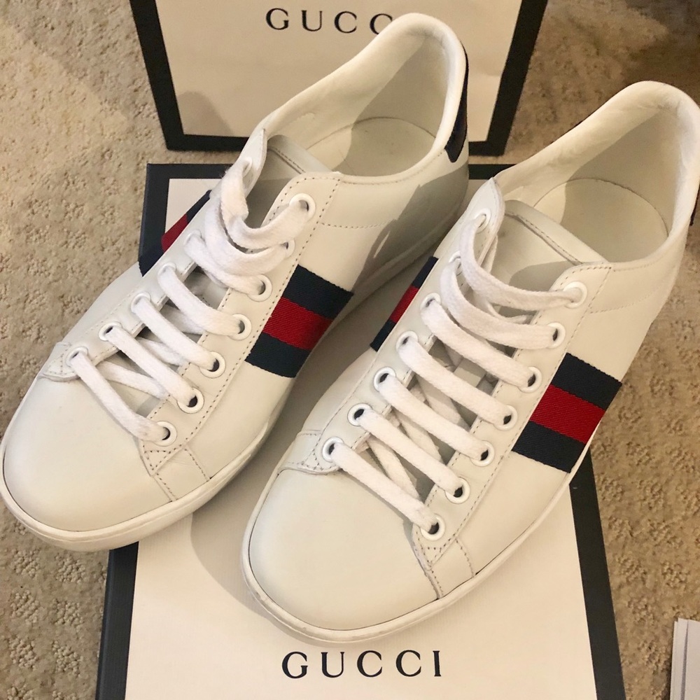 Gucci Ace Sneakers • Authentic • Navy/Red